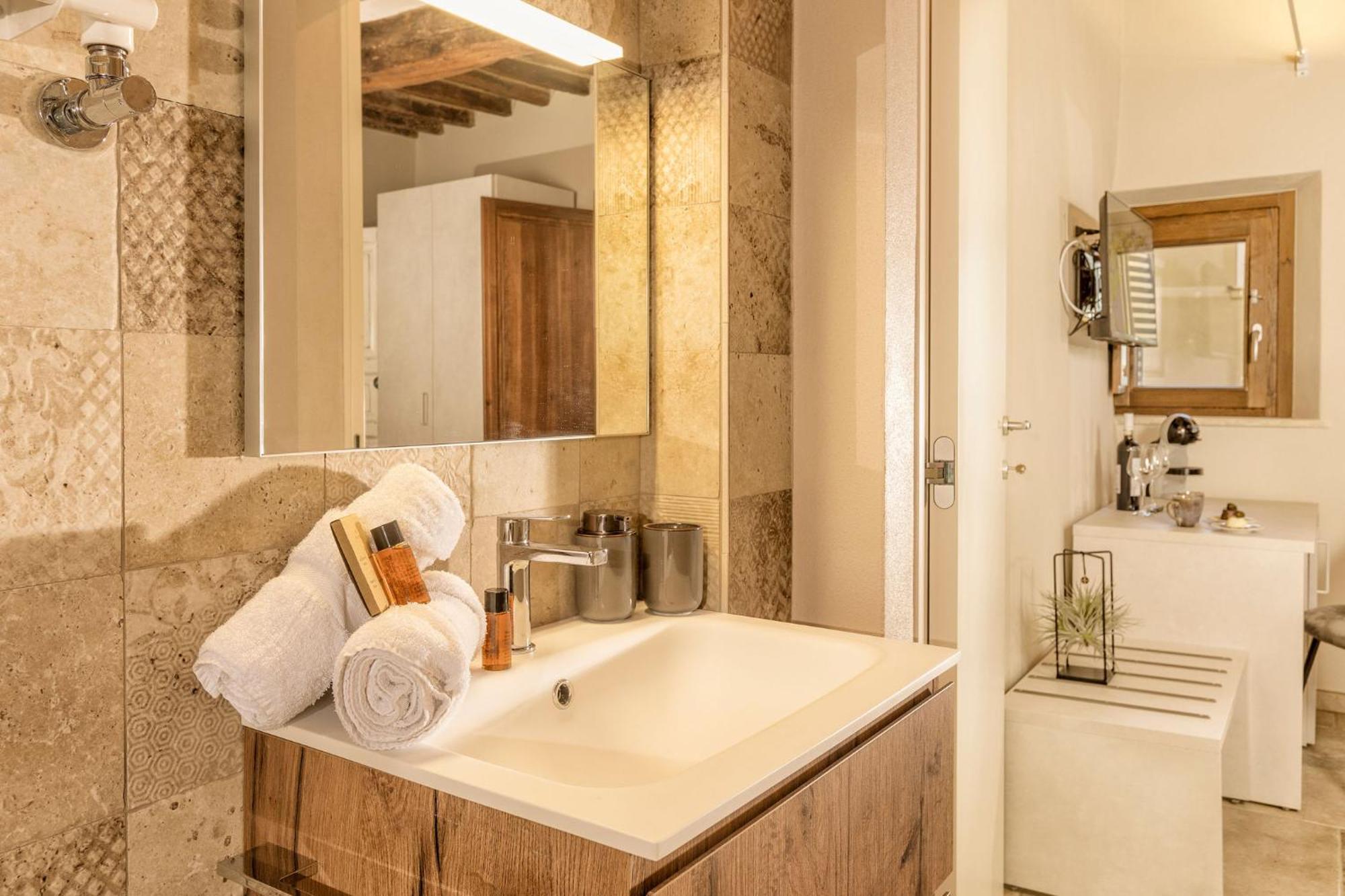 Palazzo Falcinelli Luxury Room In Montepulciano Center With Air Conditioning And Elevator 외부 사진