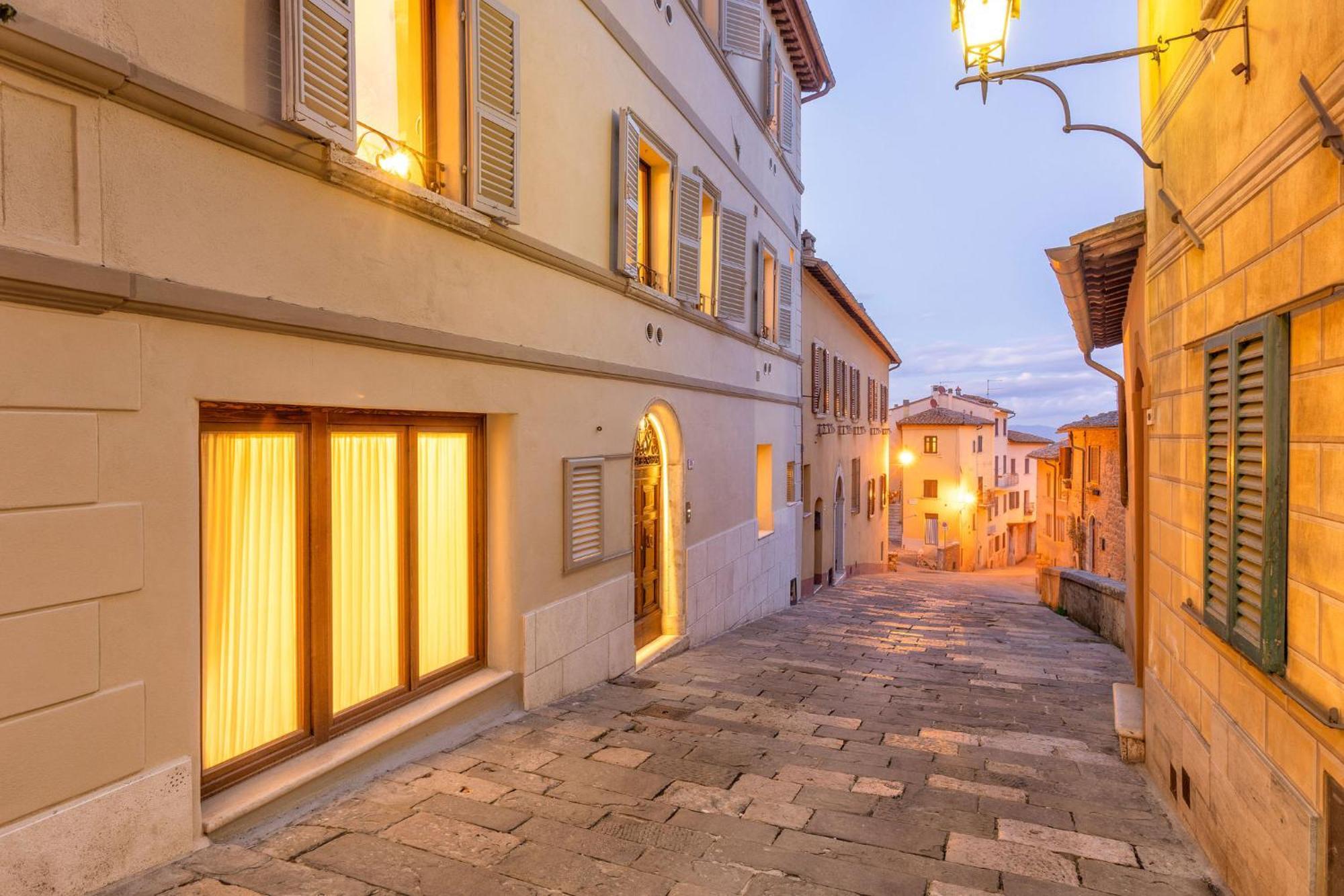 Palazzo Falcinelli Luxury Room In Montepulciano Center With Air Conditioning And Elevator 외부 사진